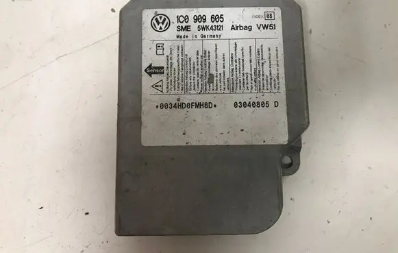 Volkswagen Golf V Airbag control unit/module 1C0909605