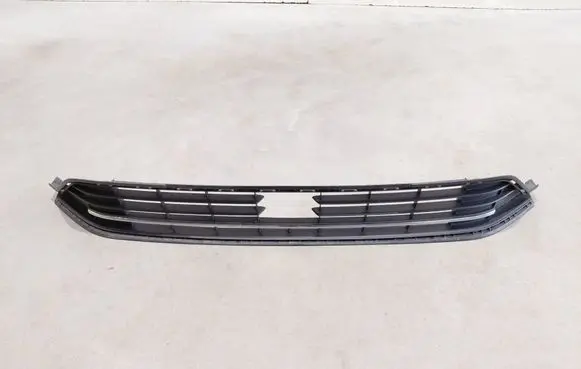 Volkswagen Golf Sportsvan Front bumper lower grill 510853677H 510853671C