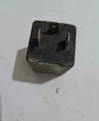 Volkswagen Transporter - Caravelle T4 Hazard warning light relay 111953227D J5902J945 49949
