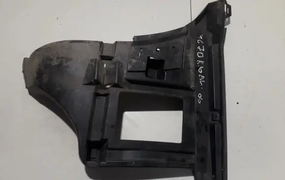 Volvo XC70 Rear bumper mounting bracket 8648149