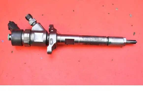 Ford Focus C-MAX Fuel injector 0445110259