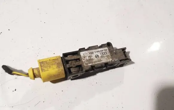 Audi A3 S3 8P Airbag deployment crash/impact sensor 4B0959643E