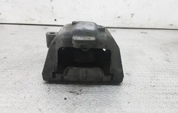 Skoda Octavia Mk1 (1U) Engine mount bracket 1J0199262BF