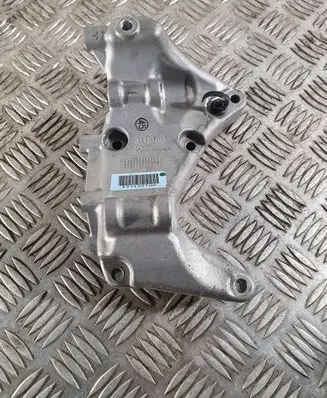 Volvo S60 Generator/alternator bracket 31430704
