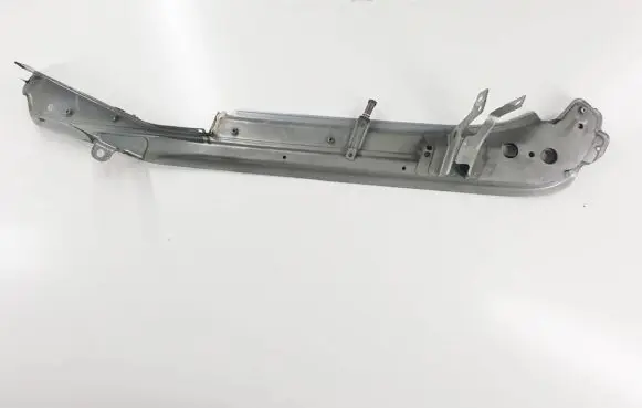 Volkswagen Touareg I Radiator trim 7L6805619B