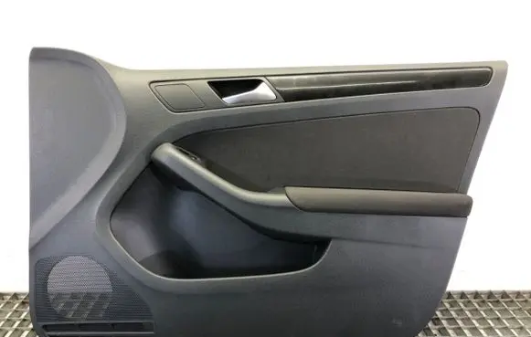 Volkswagen Jetta VI Front door card panel trim
