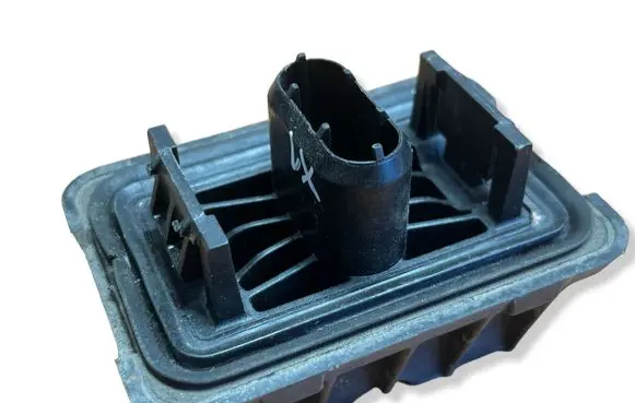 BMW 1 E82 E88 Jacking socket point 7123311