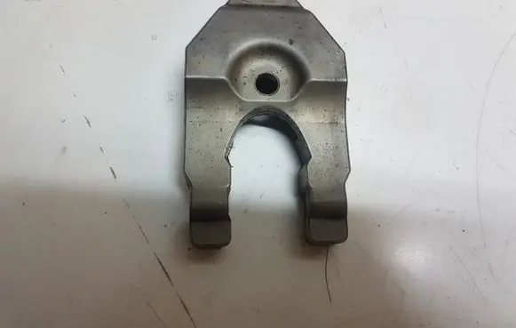 Nissan X-Trail T30 Fuel Injector clamp holder
