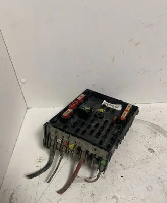 Volkswagen PASSAT B6 Fuse module 3C0937125 63592777