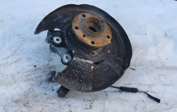 Rear wheel hub