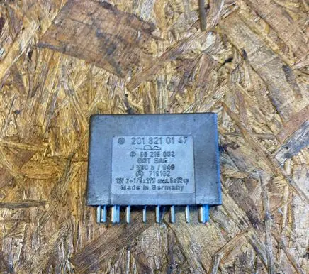 Mercedes-Benz E W124 Other relay 2018210147 719102 60215002