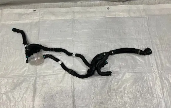 Land Rover Discovery 5 Electric car engine cooling hoses/pipes 