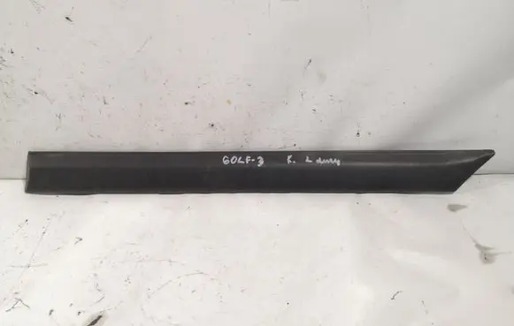Volkswagen Golf III Rear arch trim 1H3853535