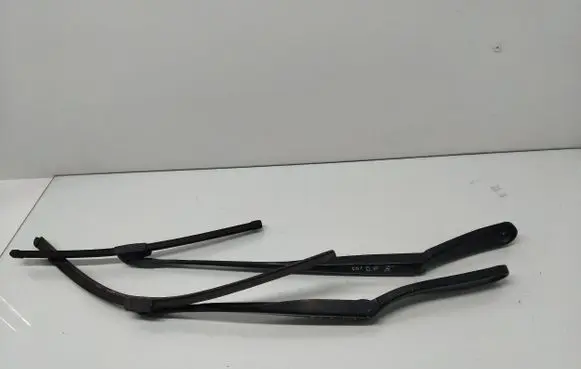 BMW 7 F01 F02 F03 F04 Windshield/front glass wiper blade 7182459