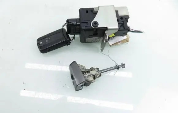 Toyota Corolla Verso E121 Ignition lock 9663123380 96762547