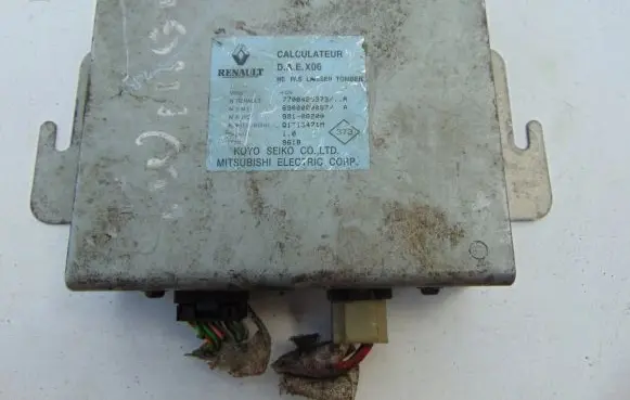 Renault Twingo I Engine control unit/module 7700425373
