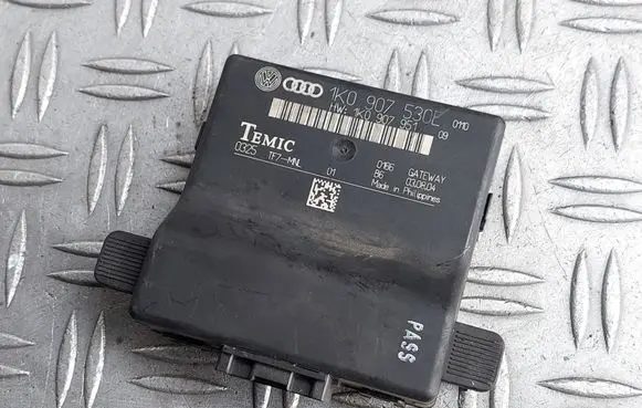 Volkswagen Golf V Gateway control module 1K0907530e 1k0907951