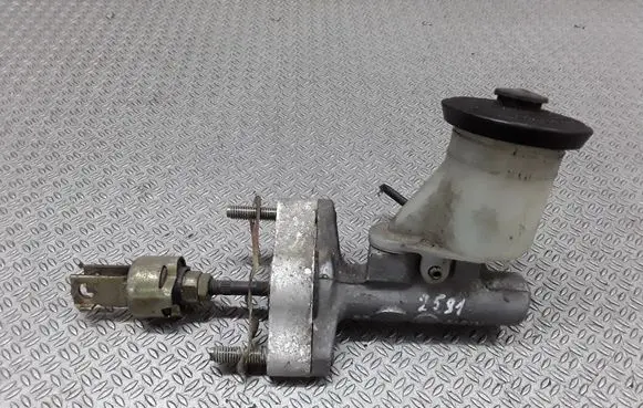 Toyota RAV 4 (XA10) Master brake cylinder