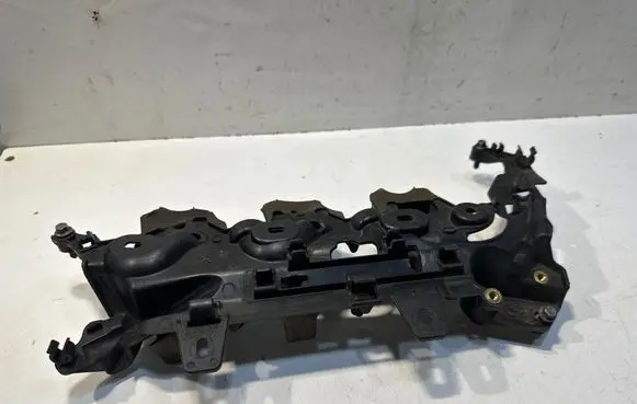 Other engine bay part