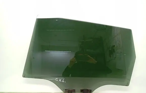 Honda FR-V Rear door window glass 43r-005844