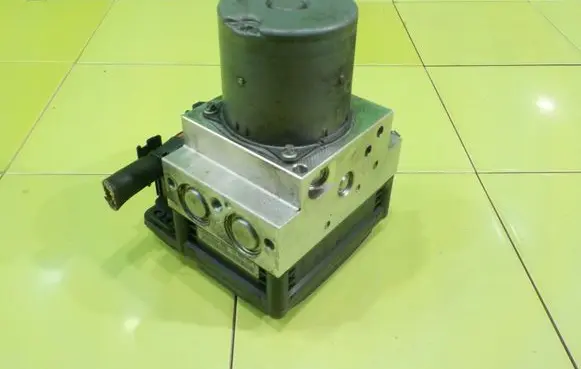Mercedes-Benz CLS C219 ABS Pump 0265960313