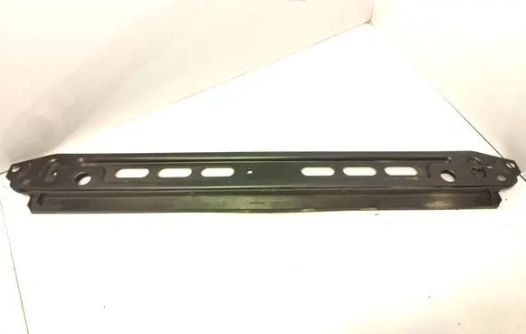 Radiator mount bracket