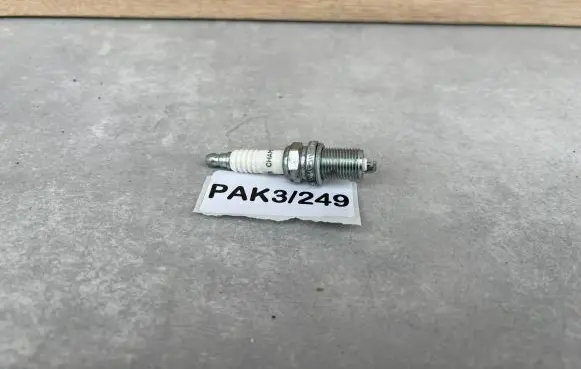 Opel Astra G Spark plug RC10YCC4