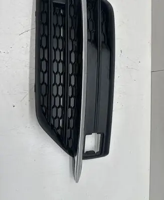 Volvo XC90 Front bumper lower grill 31383442