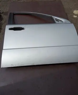 KIA Sorento Front door