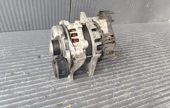 Nissan Qashqai J12 Generator/alternator 2310A1749R