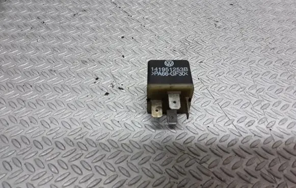 Volkswagen PASSAT B5.5 Other relay 141951253B