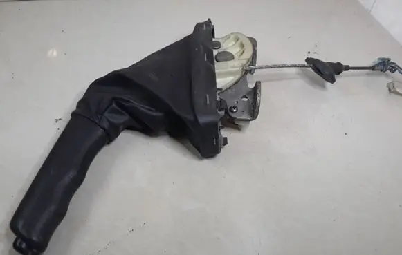 Handbrake/parking brake lever assembly