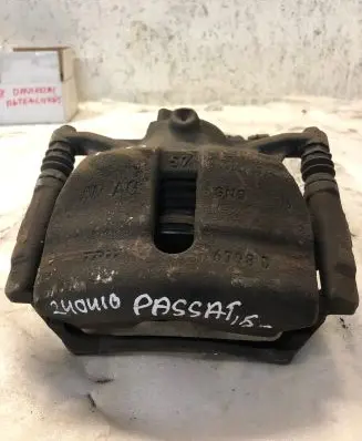 Volkswagen PASSAT B8 Front brake caliper 6798d