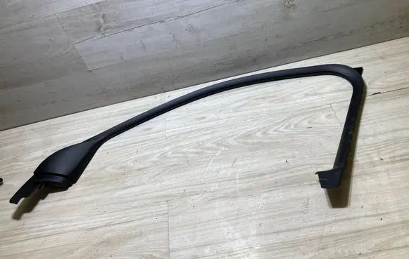 BMW X2 F39 Front door window/glass frame 7420858