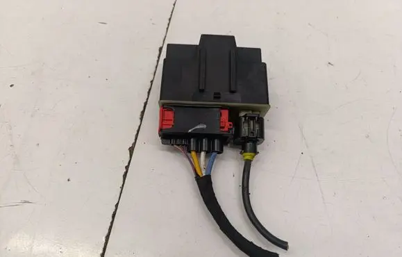 Opel Grandland X Glow plug pre-heat relay 9682570880