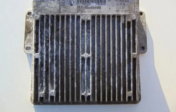 Renault Twingo I Engine control unit/module 7700104483 7700868295