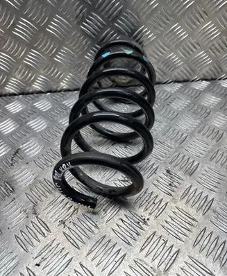 Toyota Avensis T270 Rear coil spring