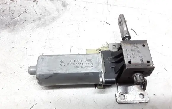 Volvo XC90 Seat adjustment motor 0390203221