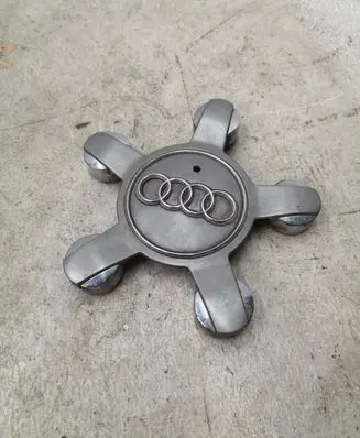 Audi A6 C7 Original wheel cap 8R0601165