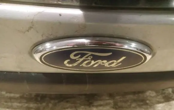 Ford Focus Manufacturer badge logo/emblem 