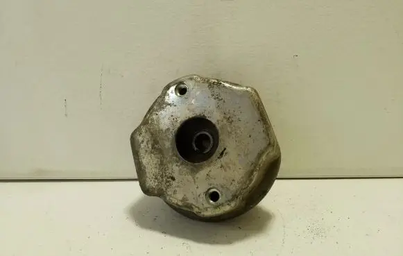 Engine mount bracket