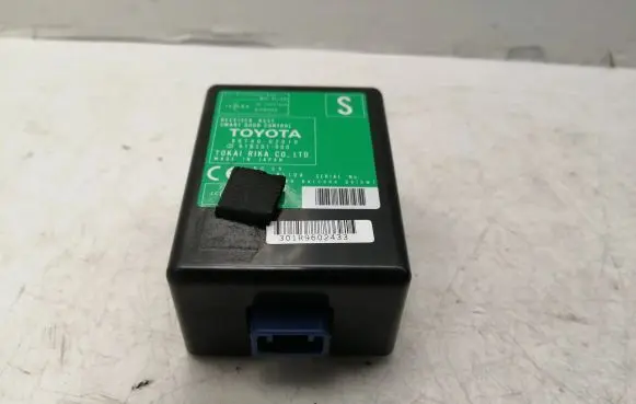 Toyota Auris 150 Door central lock control unit/module 8974002010 61B301000