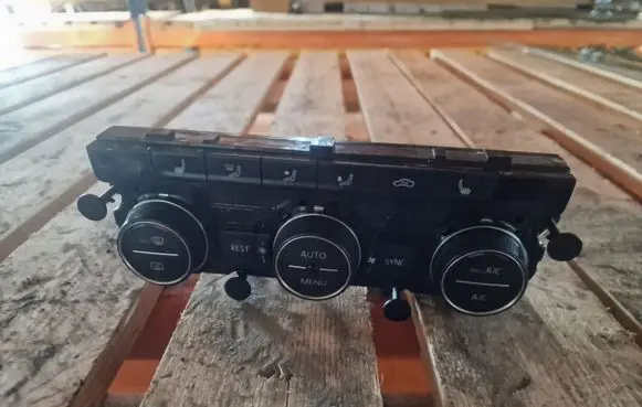 Volkswagen Touran III Climate control unit 5G0907044CJ