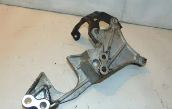 Citroen C5 Gearbox mounting bracket 181363 9641335780