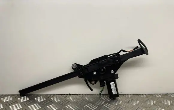 Mercedes-Benz E C207 W207 Seat belt adjustment motor A2078600357 A2078600182