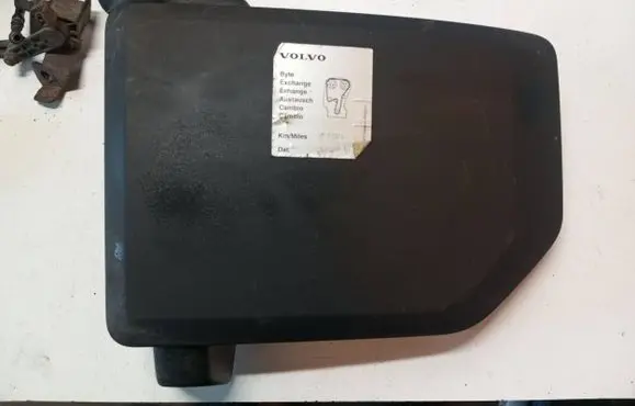 Volvo XC90 Air filter box cover 30680265
