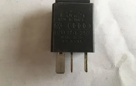 Skoda Octavia Mk2 (1Z) Other relay 8Z0951253