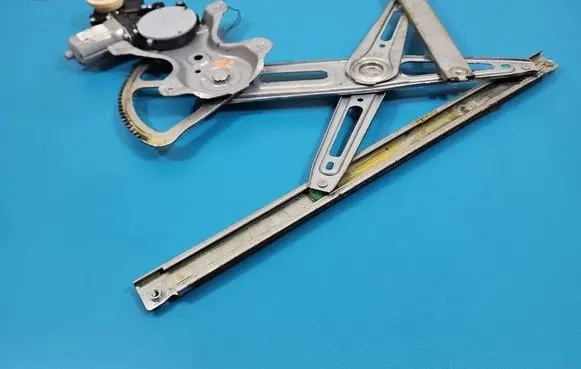 Toyota Auris 150 Front door window regulator with motor 85702-02020 IMPRK1520287