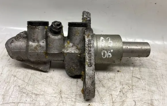 Audi A3 S3 8P Master brake cylinder
