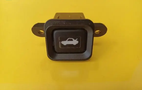 Honda CR-V Tailgate opening switch M08525